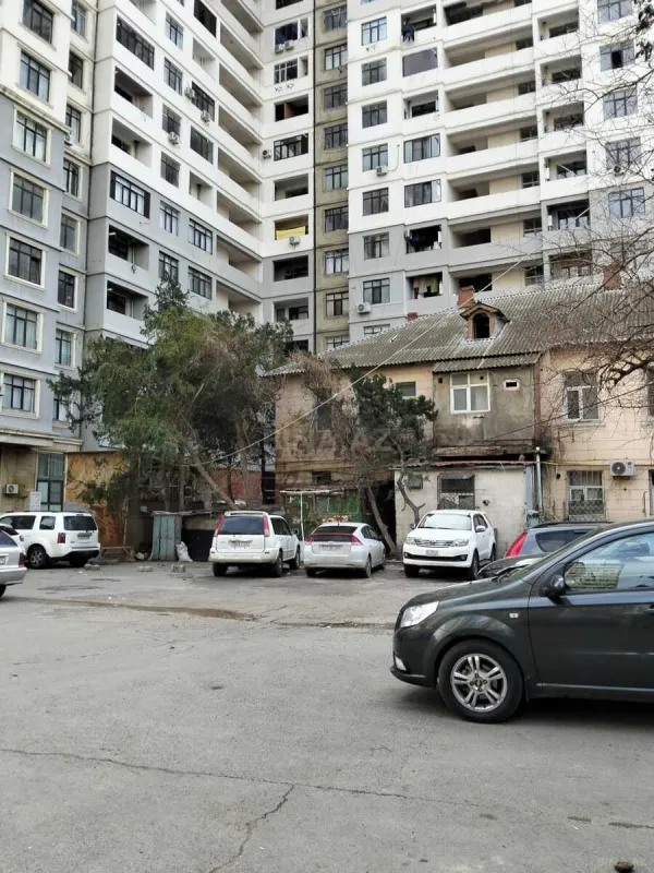 Satılır 1 otaqlı mənzil 56 m²