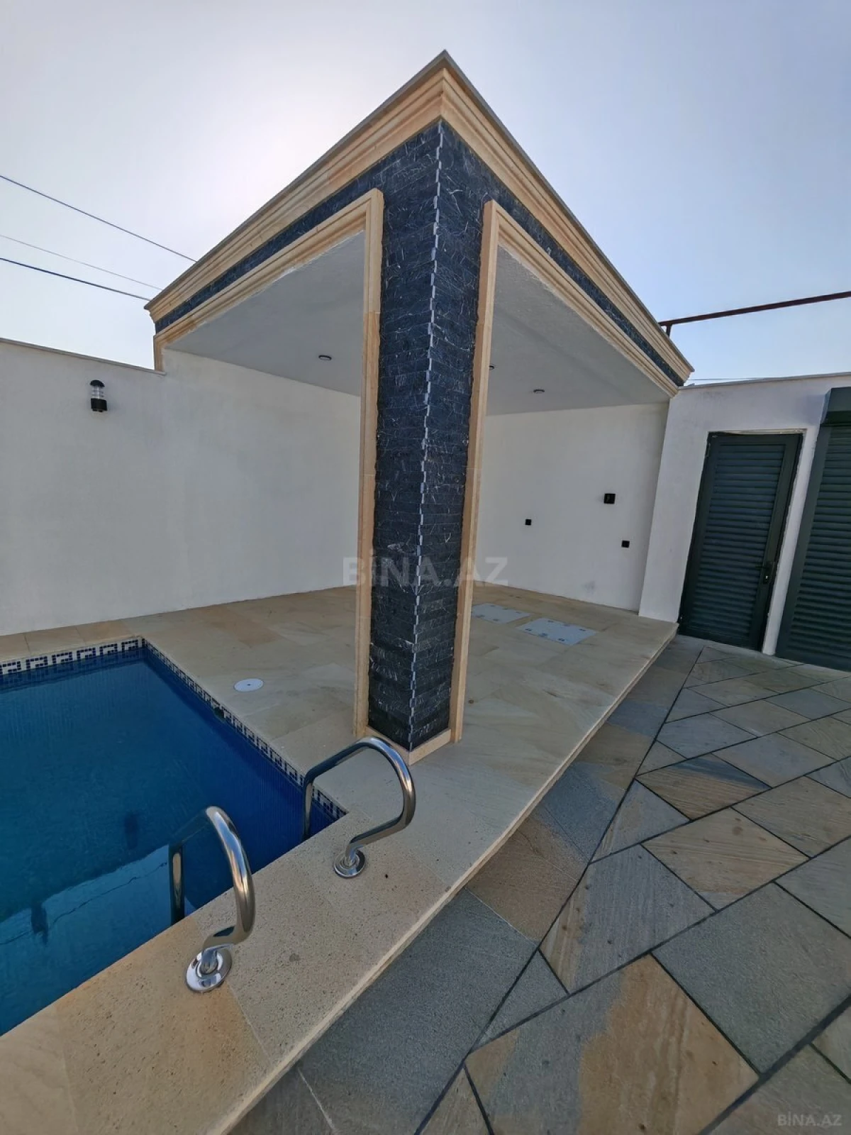 Satılır 4 otaqlı həyət evi 145 m²