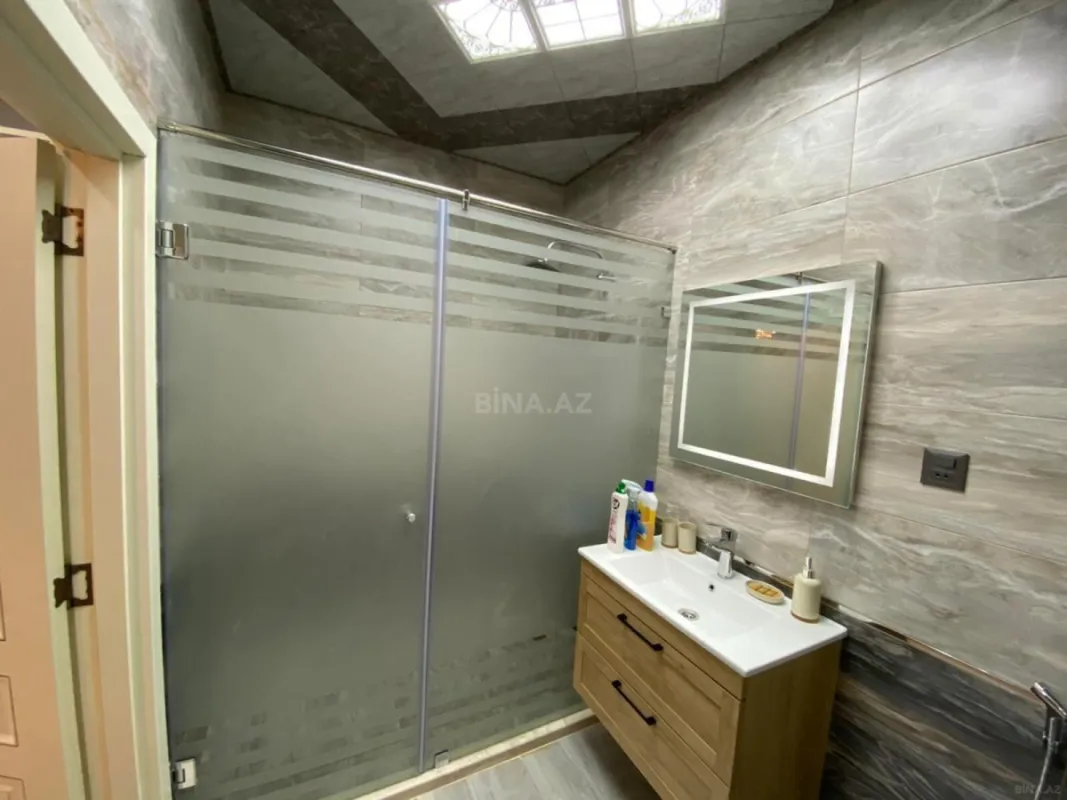 Kirayə verilir 2 otaqlı mənzil 67 m²