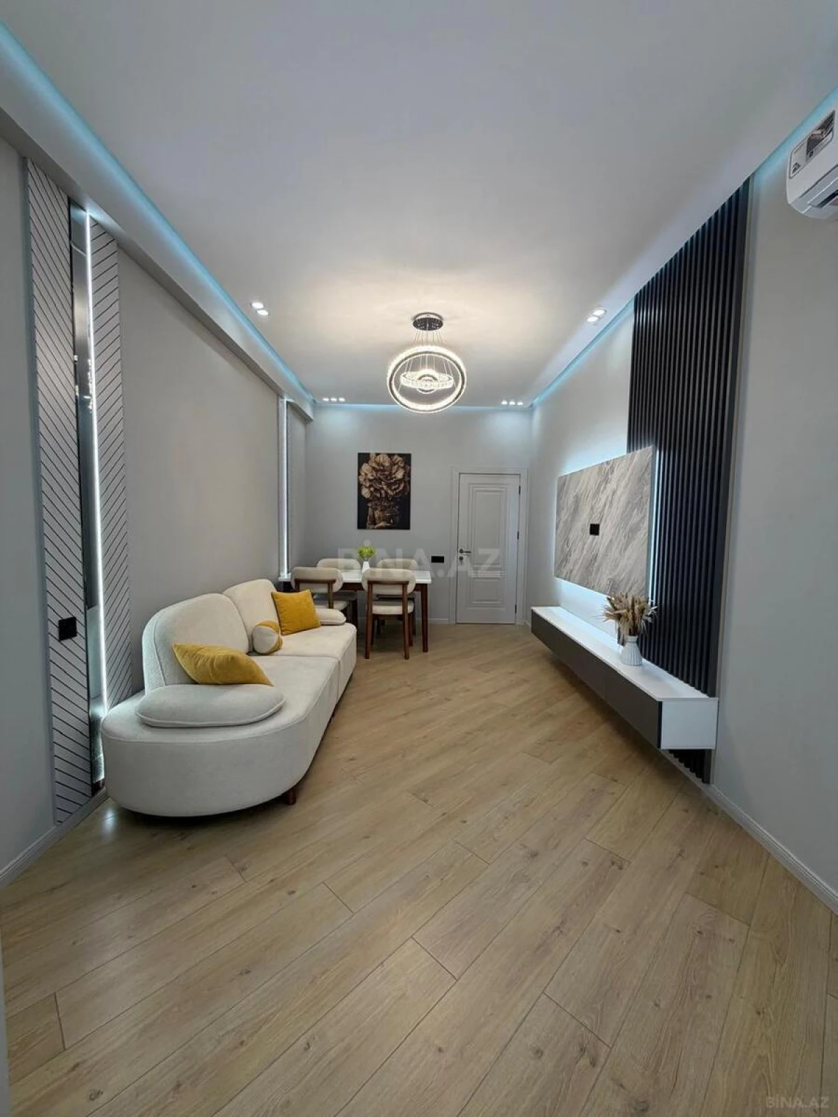 Satılır 2 otaqlı mənzil 55 m²