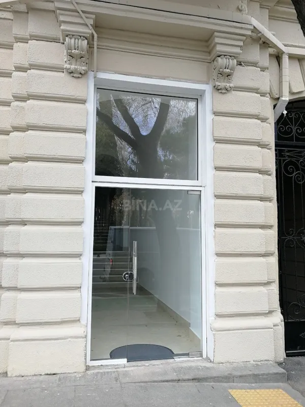 Kirayə verilir 3 otaqlı ofis 110 m²