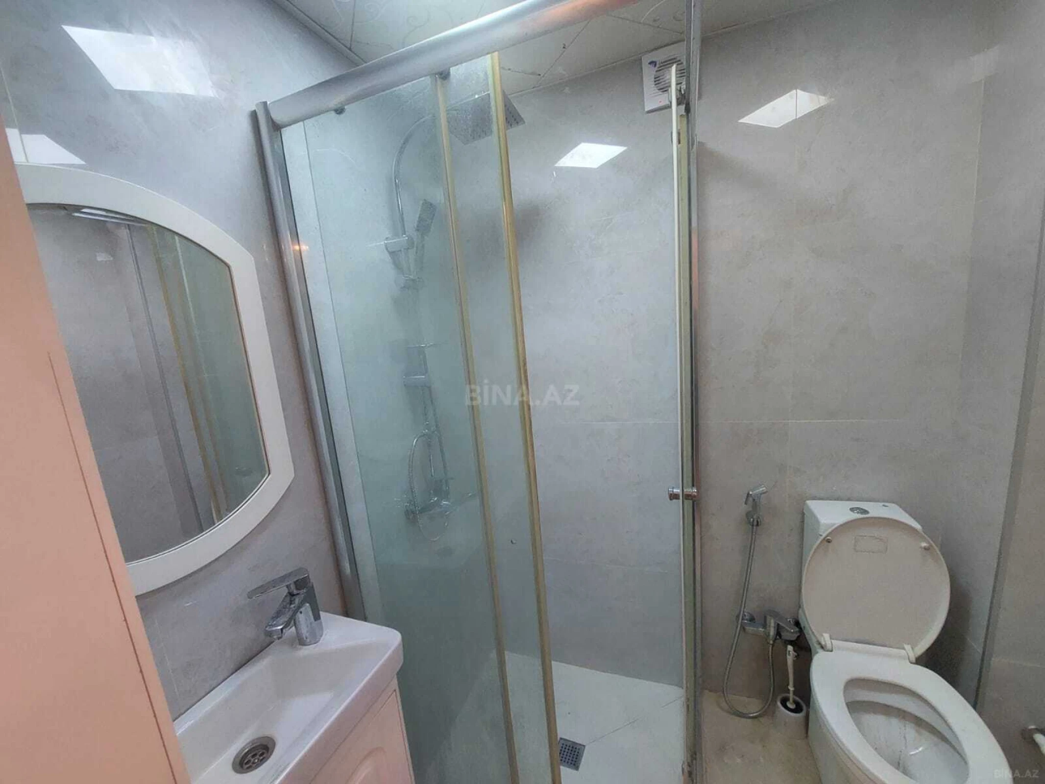 Kirayə verilir 2 otaqlı mənzil 43 m²