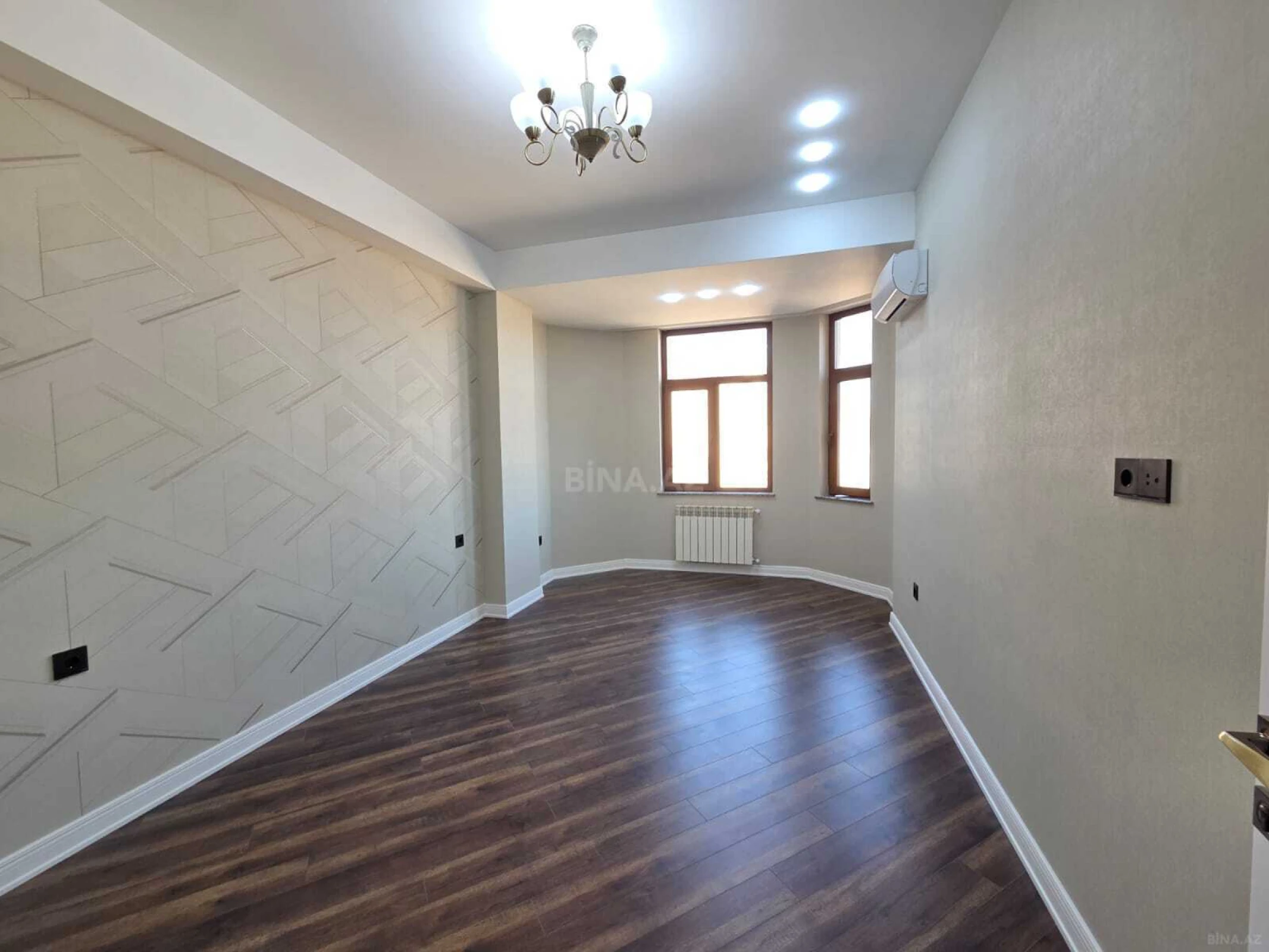 Satılır 2 otaqlı mənzil 70 m²