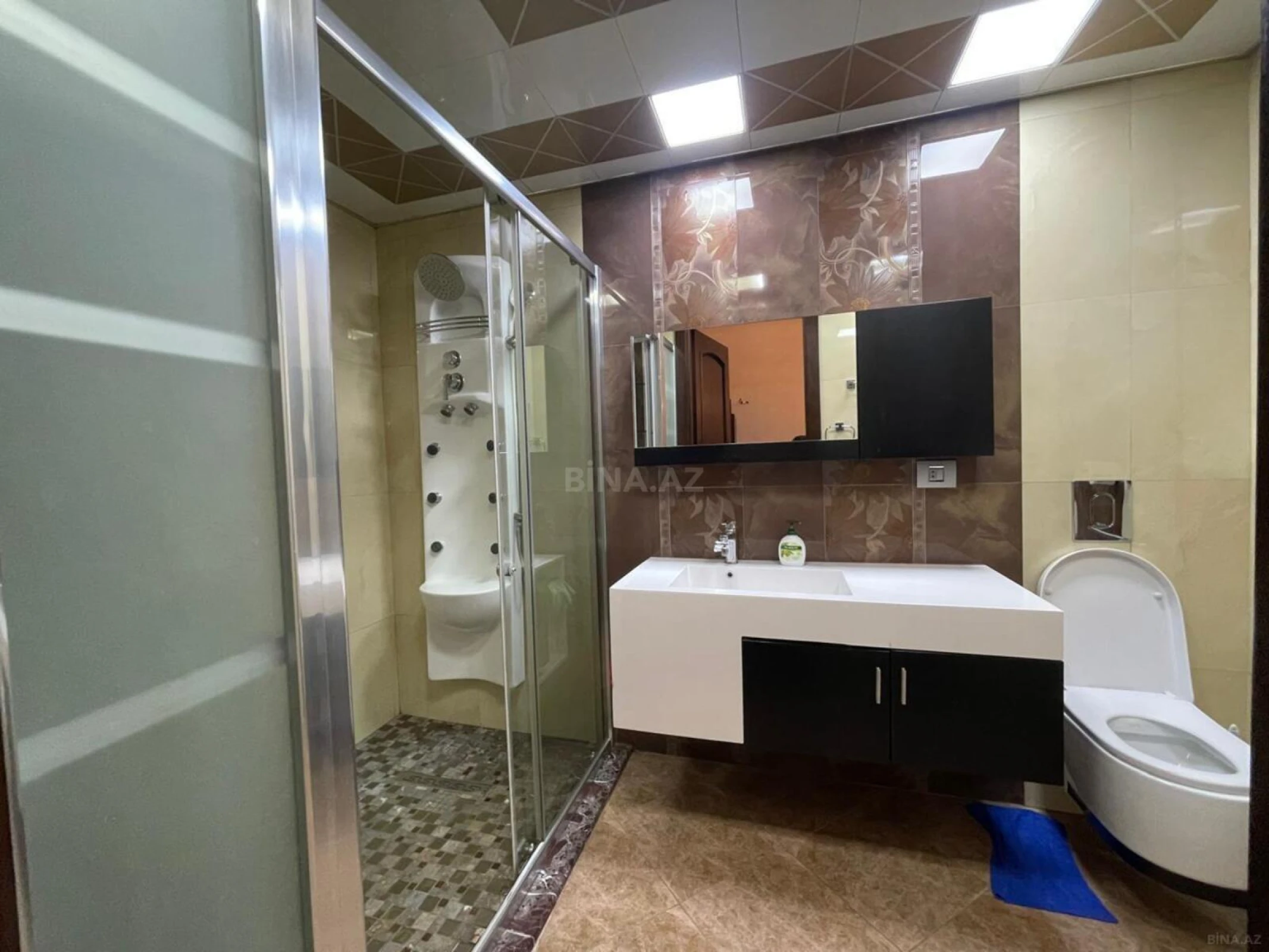 Satılır 3 otaqlı mənzil 130 m²