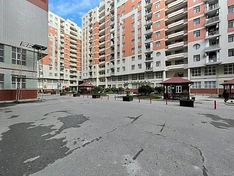 Satılır 3 otaqlı mənzil 130 m²