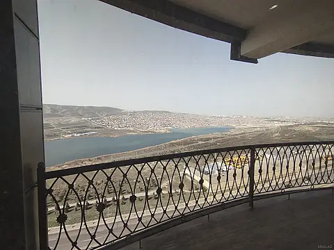 Satılır 2 otaqlı mənzil 90 m² — Bakı, İnşaatçılar 2 otaq 90.00 m²