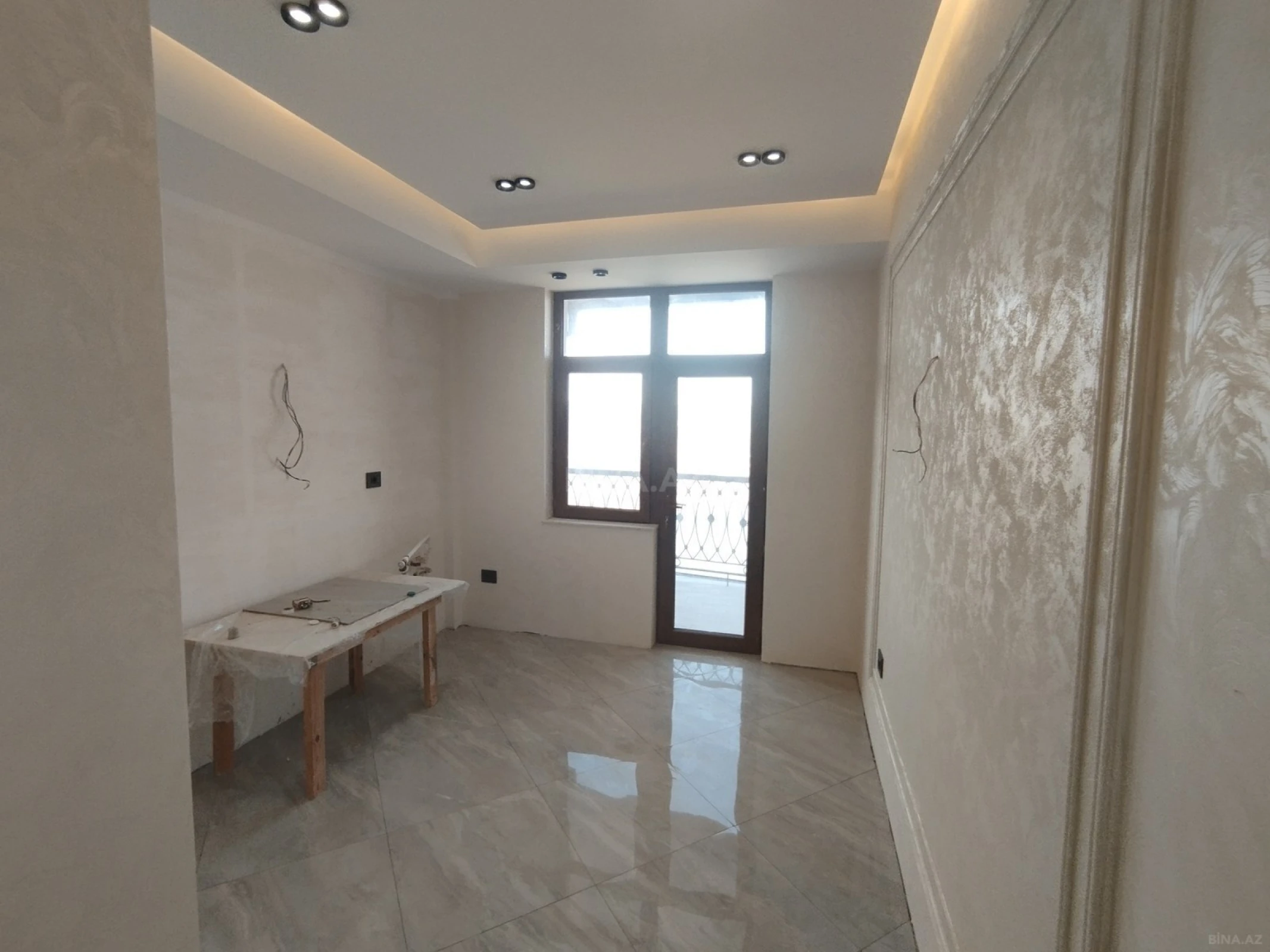 Satılır 2 otaqlı mənzil 90 m²