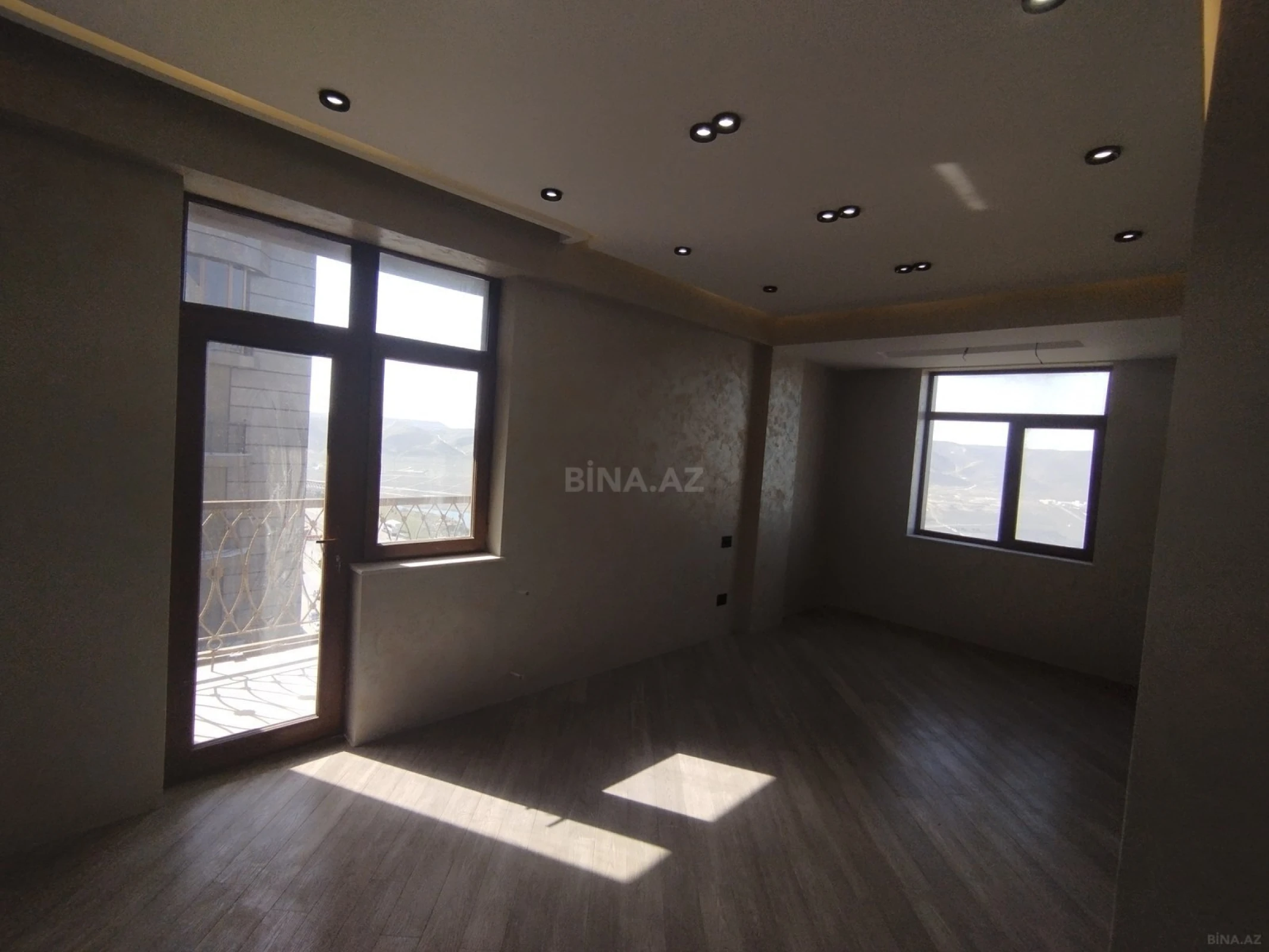 Satılır 2 otaqlı mənzil 90 m²