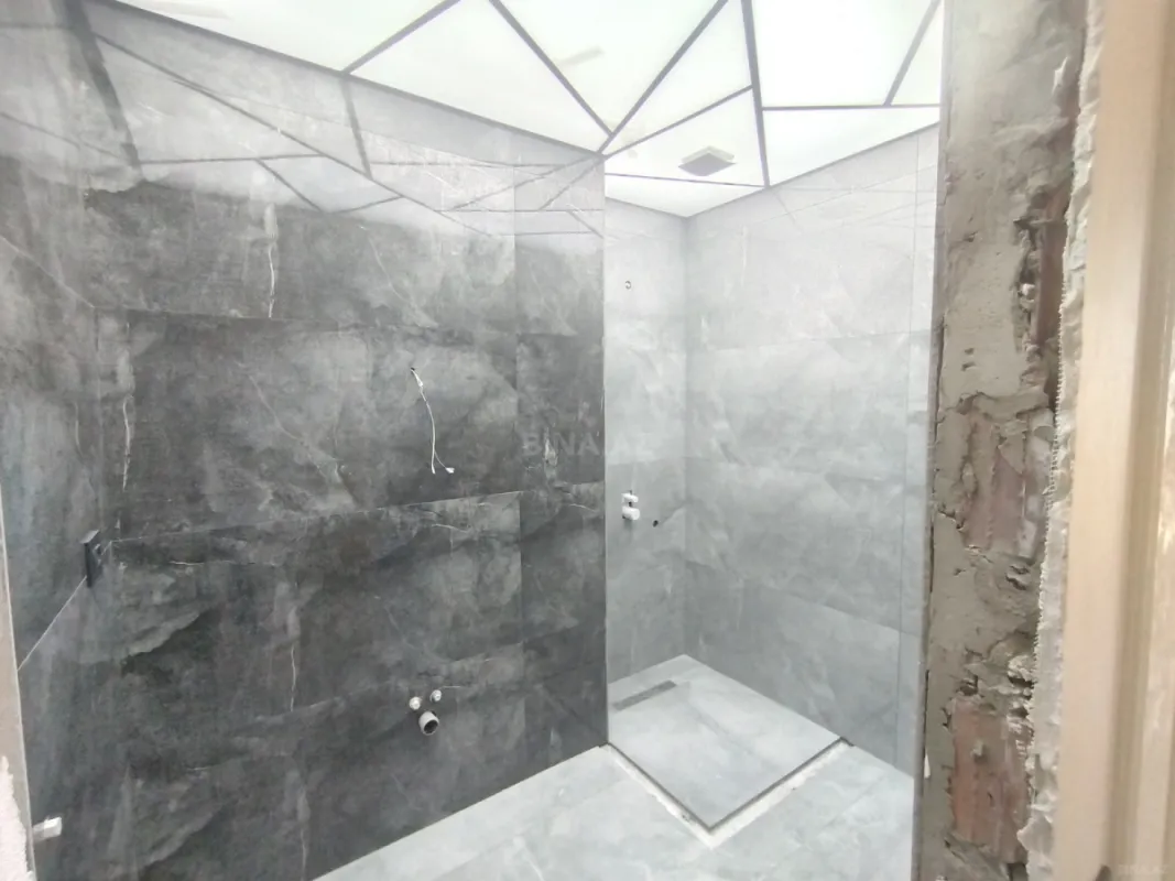 Satılır 2 otaqlı mənzil 90 m²