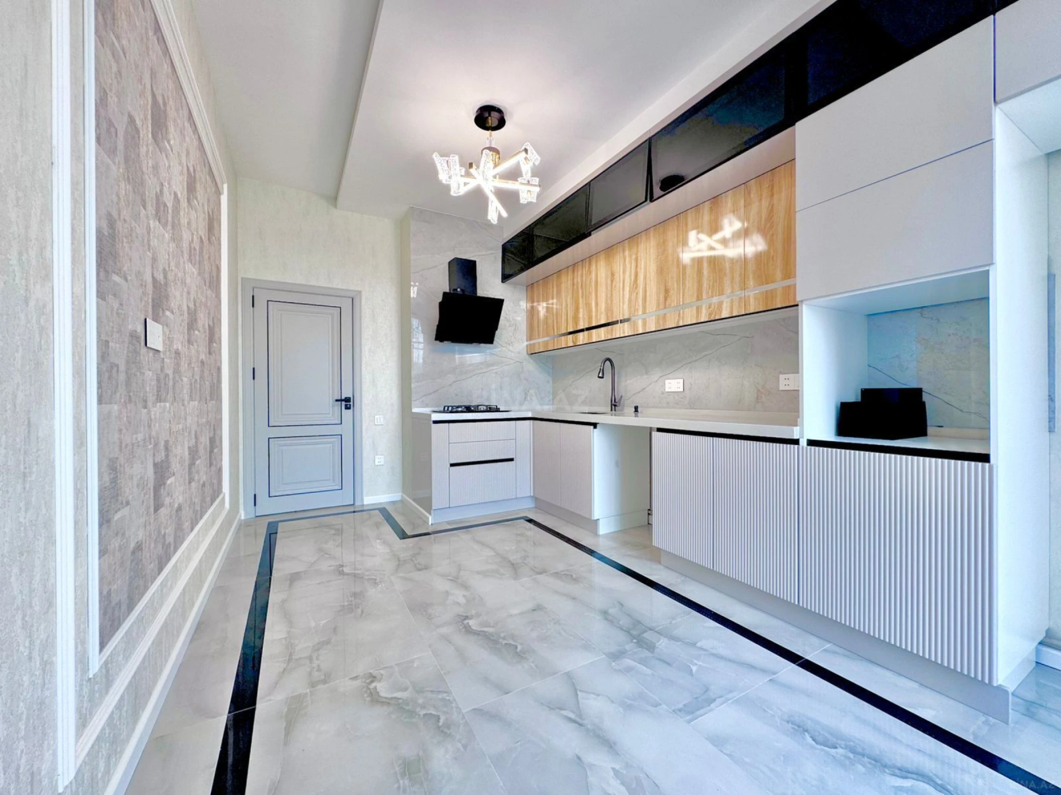 Satılır 2 otaqlı mənzil 77 m²