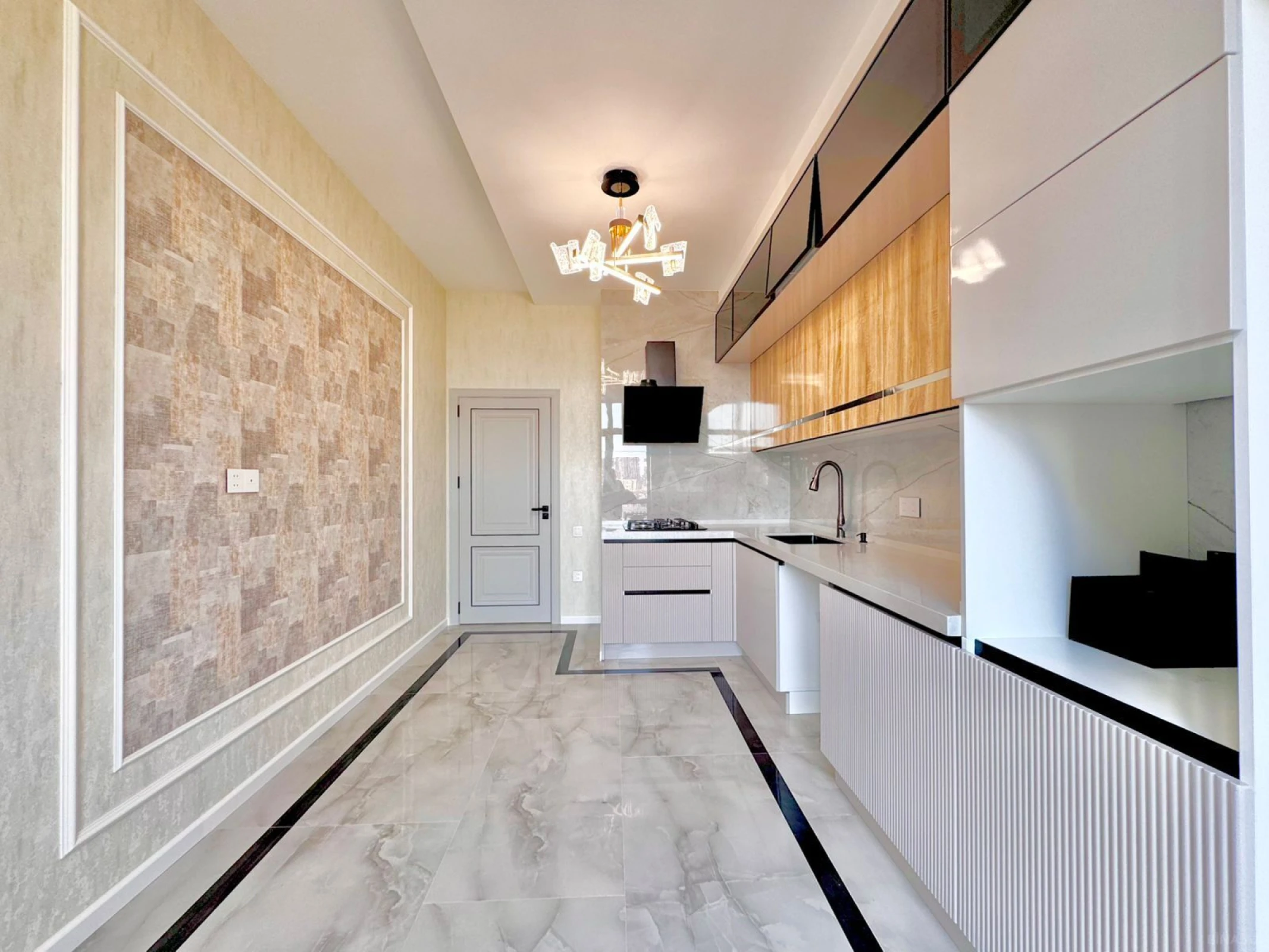 Satılır 2 otaqlı mənzil 77 m²