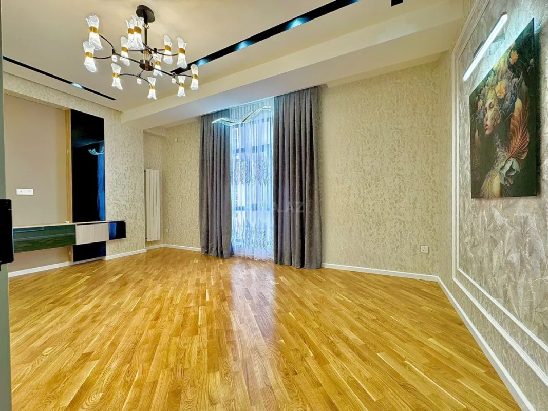 Satılır 2 otaqlı mənzil 77 m²
