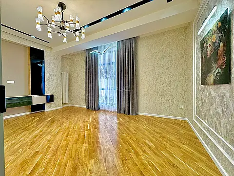 Satılır 2 otaqlı mənzil 77 m²