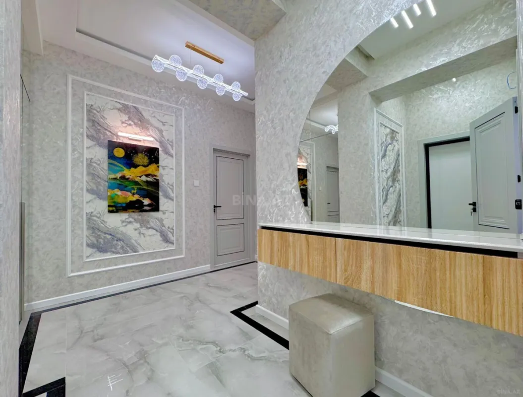 Satılır 2 otaqlı mənzil 77 m²