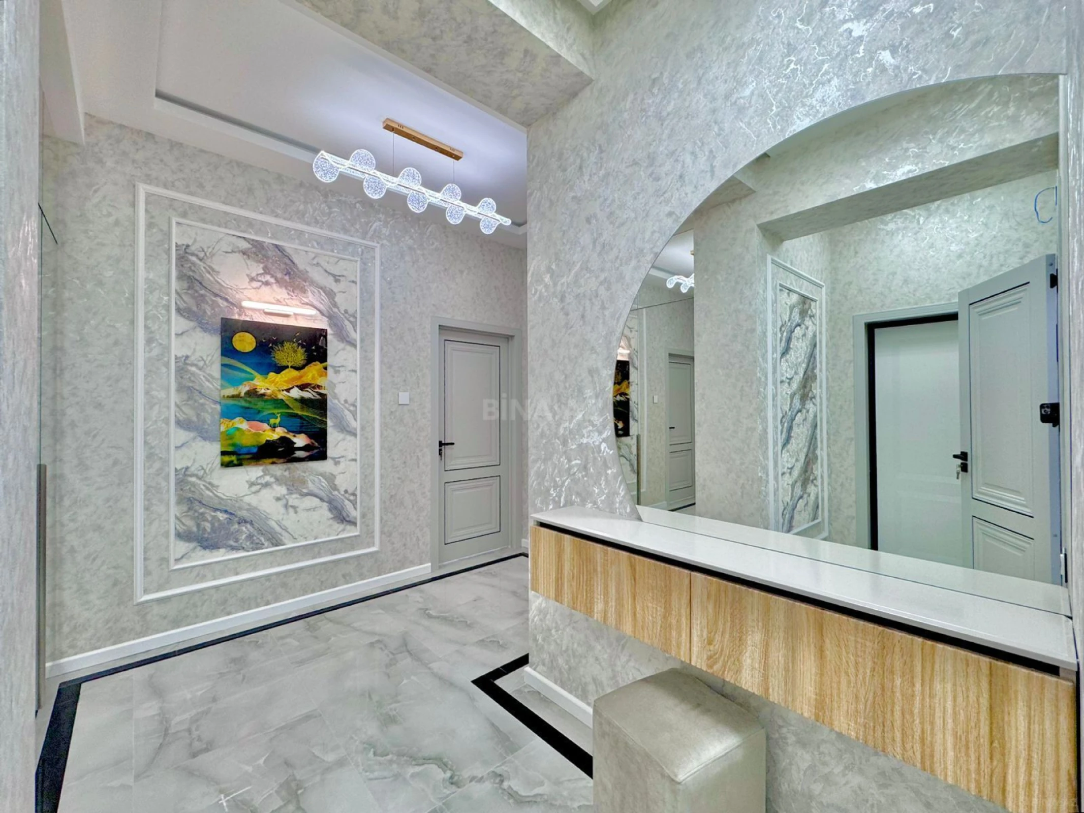 Satılır 2 otaqlı mənzil 77 m²