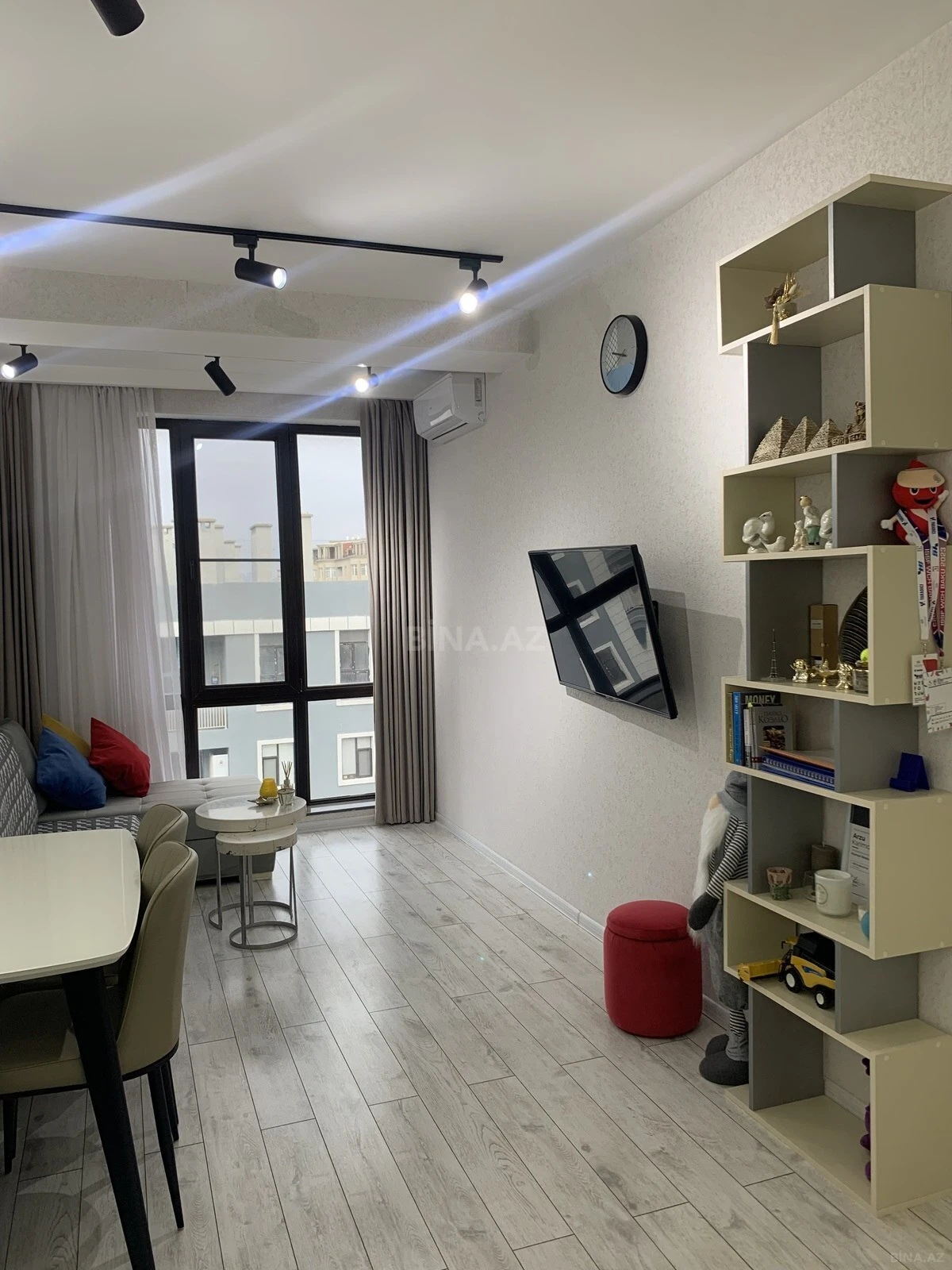 Satılır 2 otaqlı mənzil 62 m²