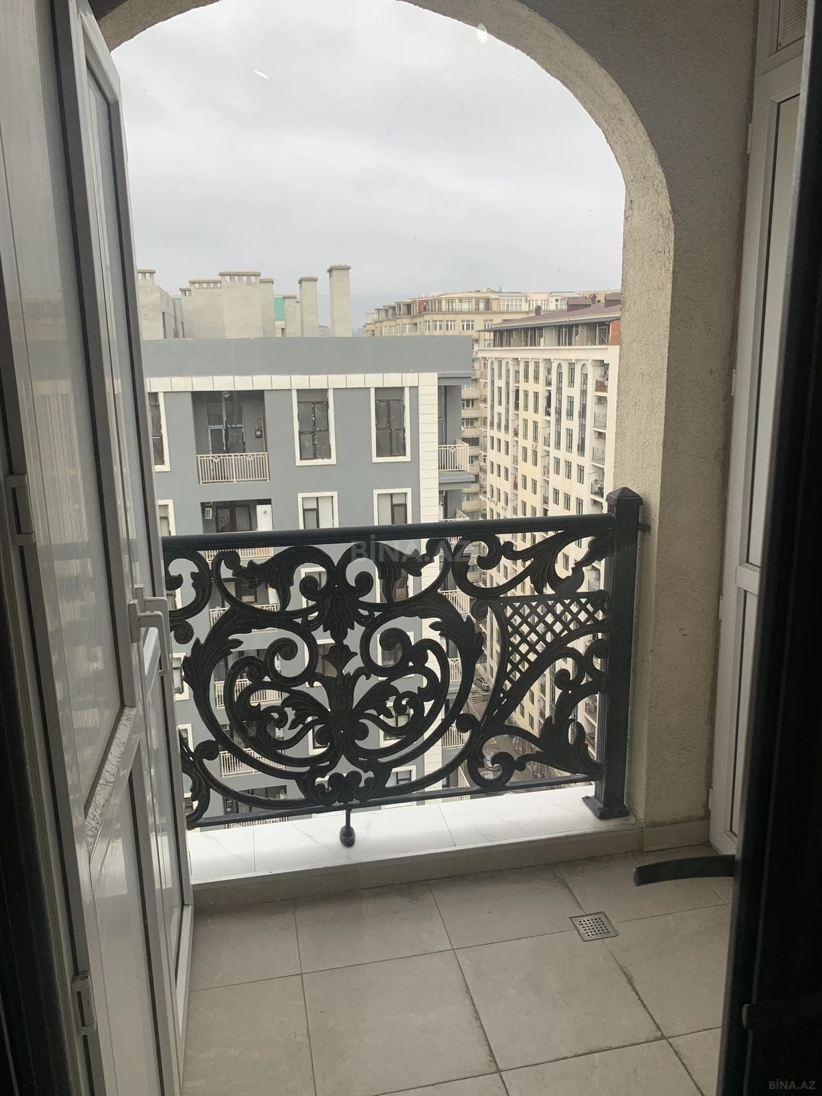 Satılır 2 otaqlı mənzil 62 m²