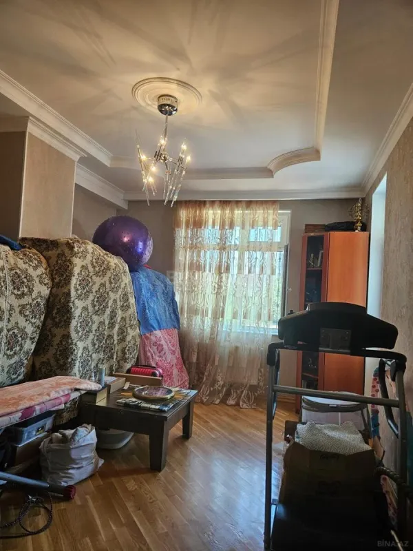 Satılır 4 otaqlı mənzil 203 m²