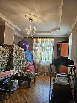 Satılır 4 otaqlı mənzil 203 m²