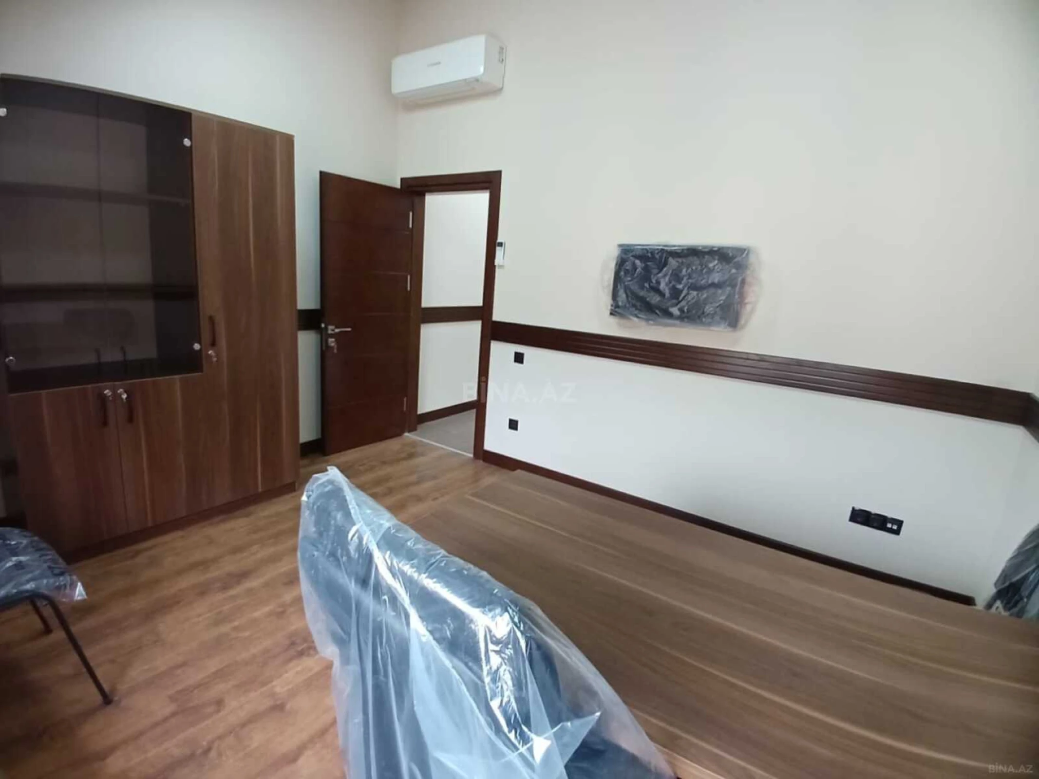 Kirayə verilir 20 otaqlı ofis 600 m²