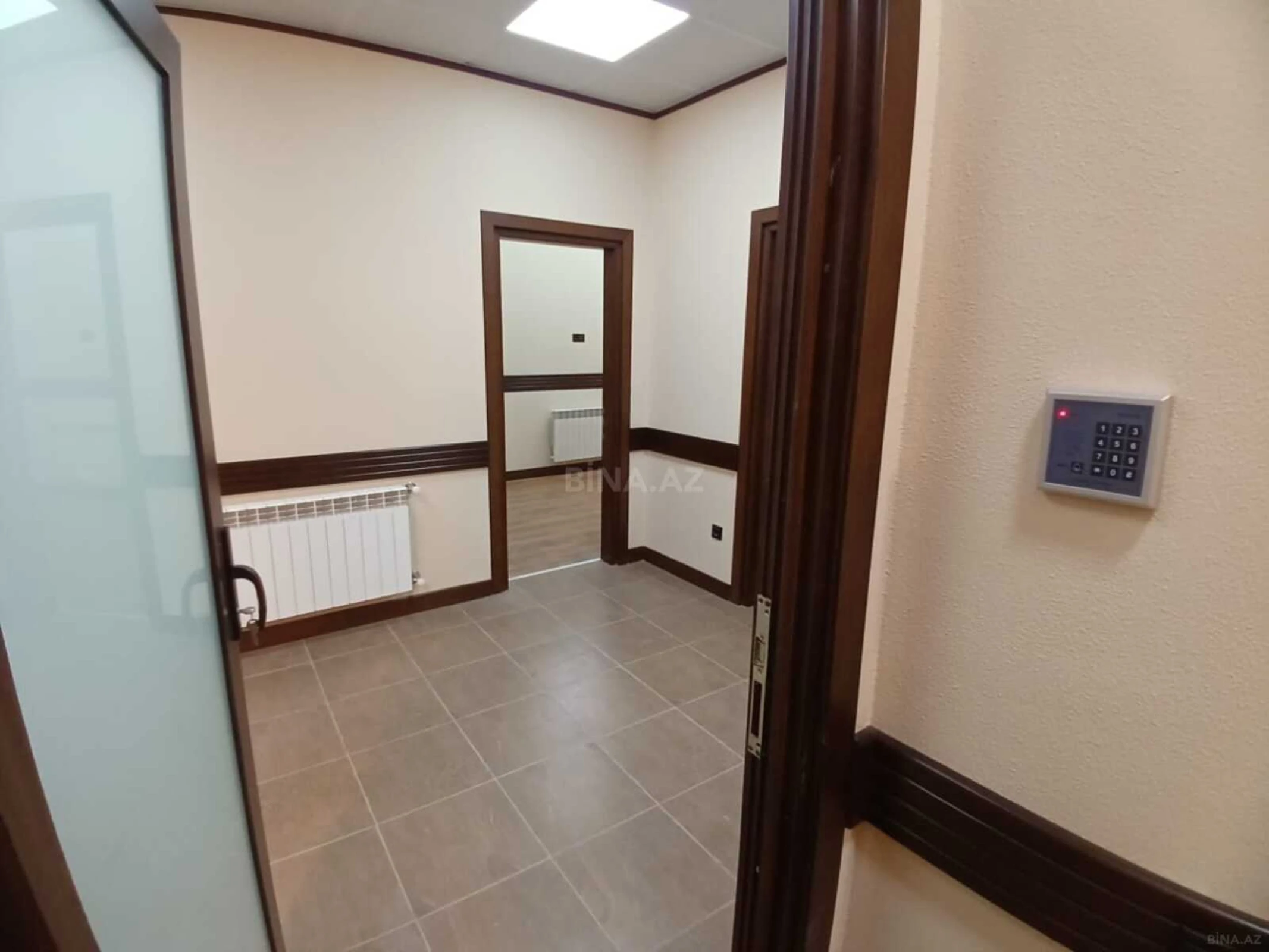 Kirayə verilir 20 otaqlı ofis 600 m²