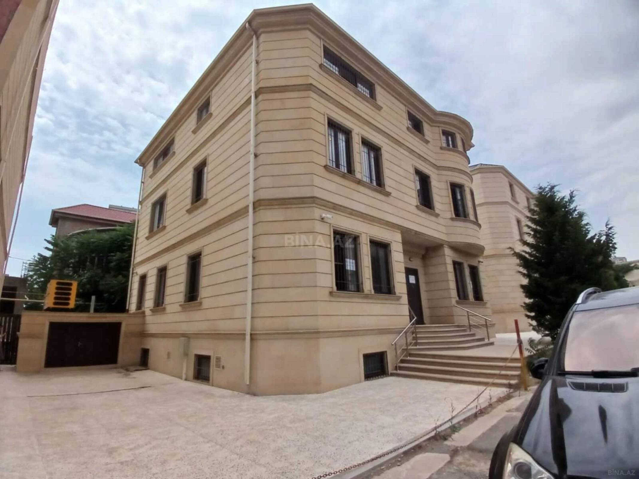 Kirayə verilir 20 otaqlı ofis 600 m²