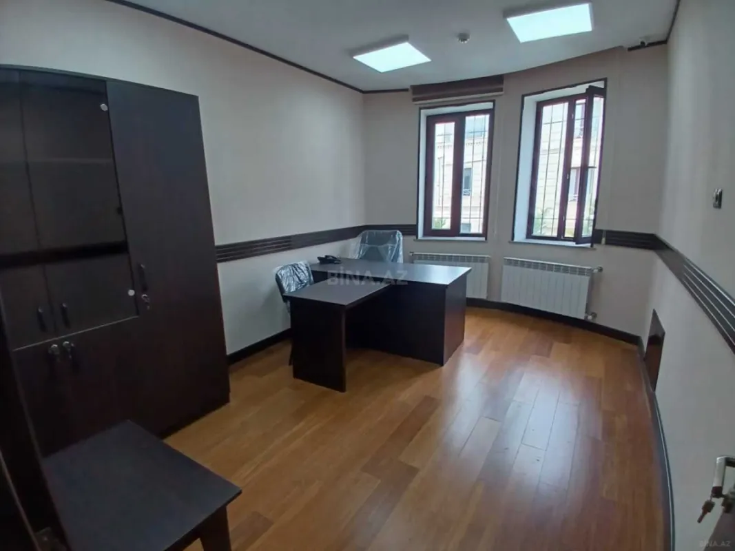 Kirayə verilir 20 otaqlı ofis 600 m²