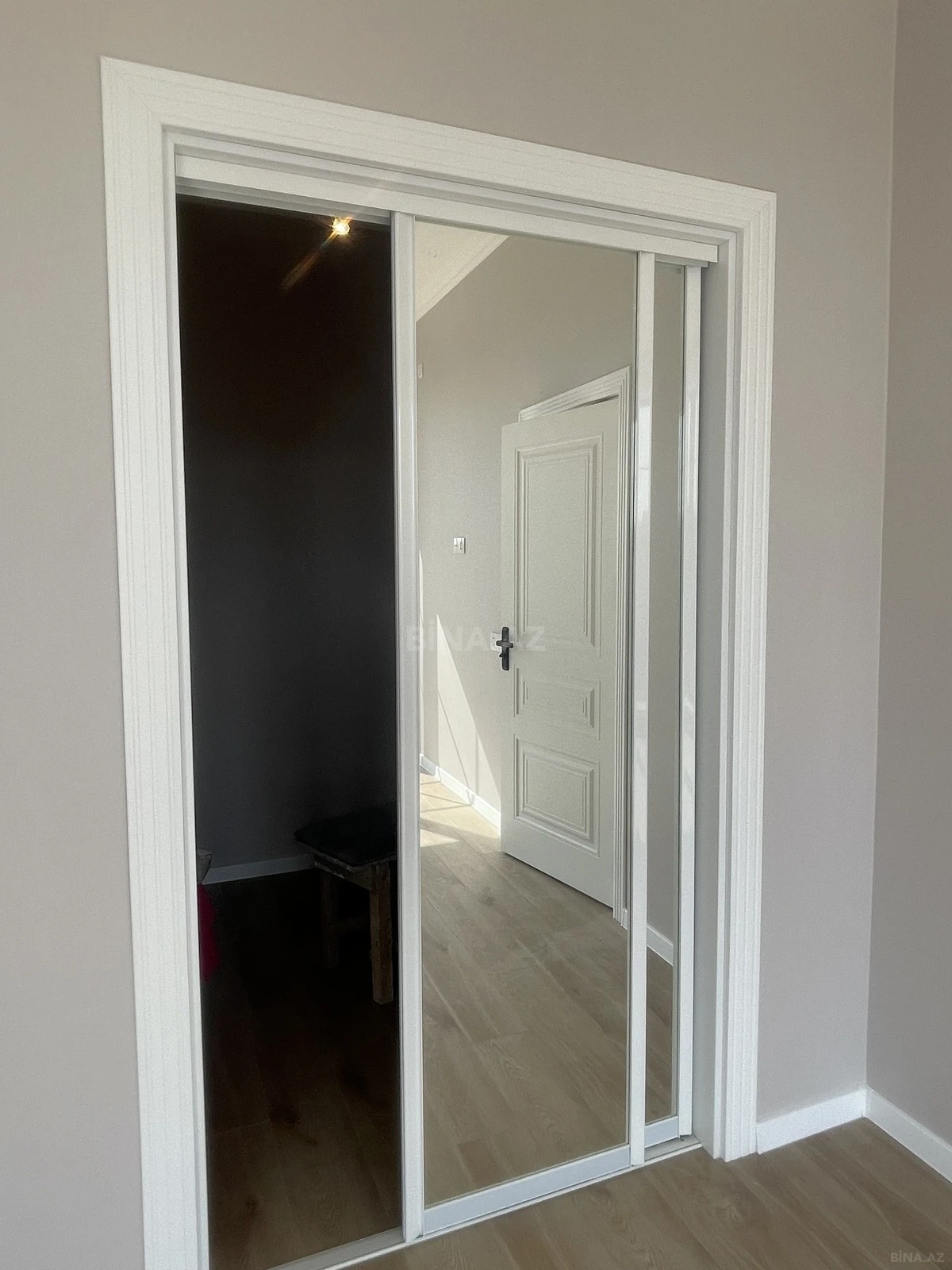 Satılır 5 otaqlı həyət evi 220 m²