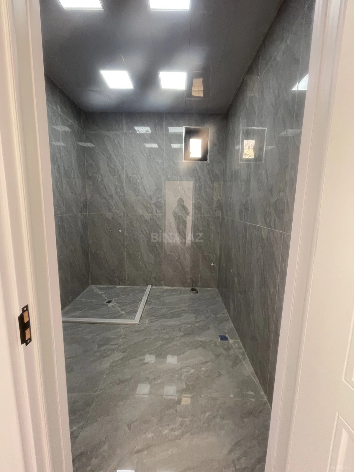 Satılır 5 otaqlı həyət evi 220 m²