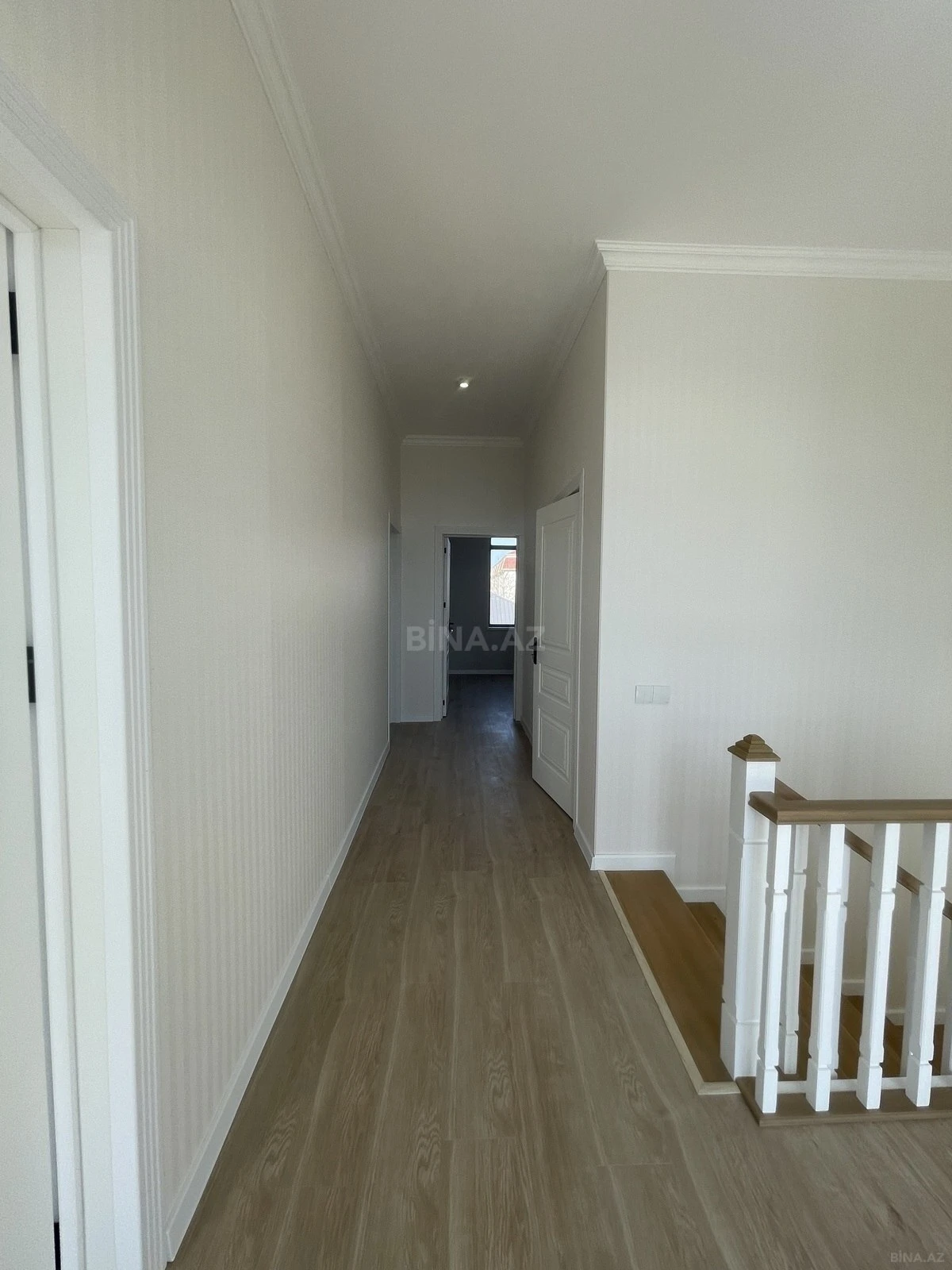 Satılır 5 otaqlı həyət evi 220 m²