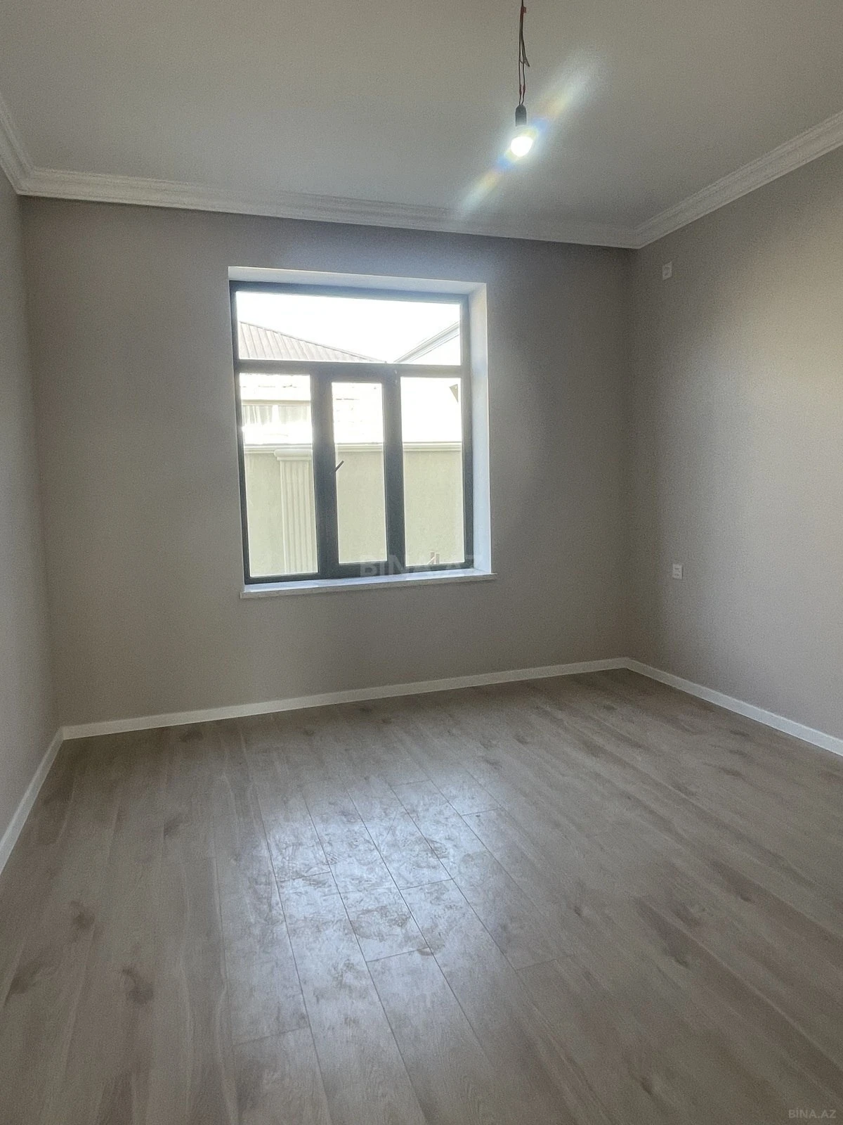 Satılır 5 otaqlı həyət evi 220 m²