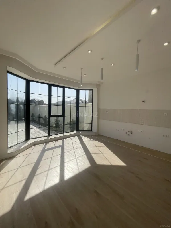 Satılır 5 otaqlı həyət evi 220 m²