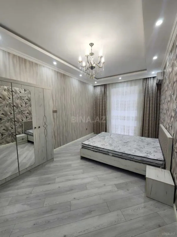 Kirayə verilir 4 otaqlı mənzil 130 m²