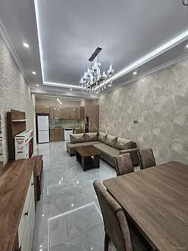 Kirayə verilir 4 otaqlı mənzil 130 m²