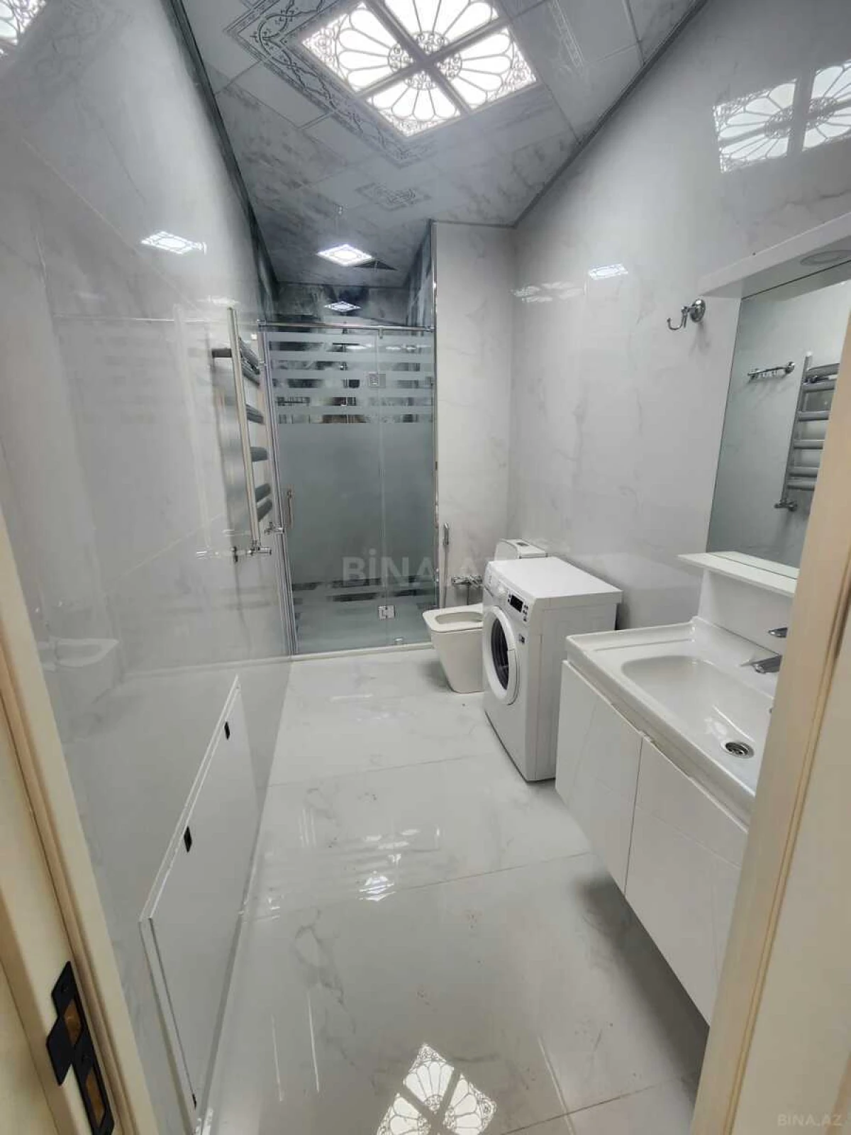 Kirayə verilir 4 otaqlı mənzil 130 m²