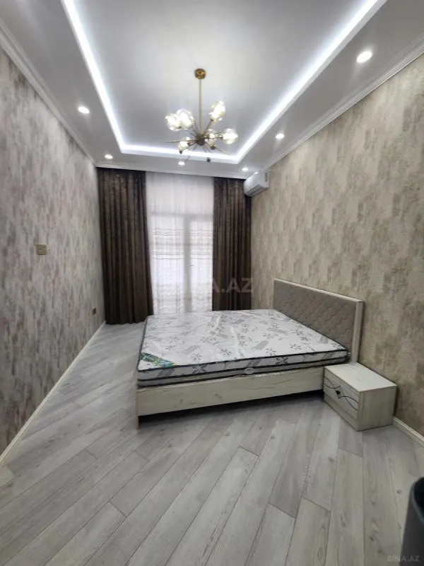 Kirayə verilir 4 otaqlı mənzil 130 m²