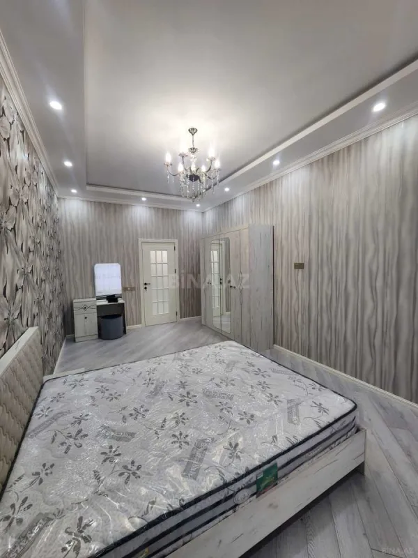 Kirayə verilir 4 otaqlı mənzil 130 m²