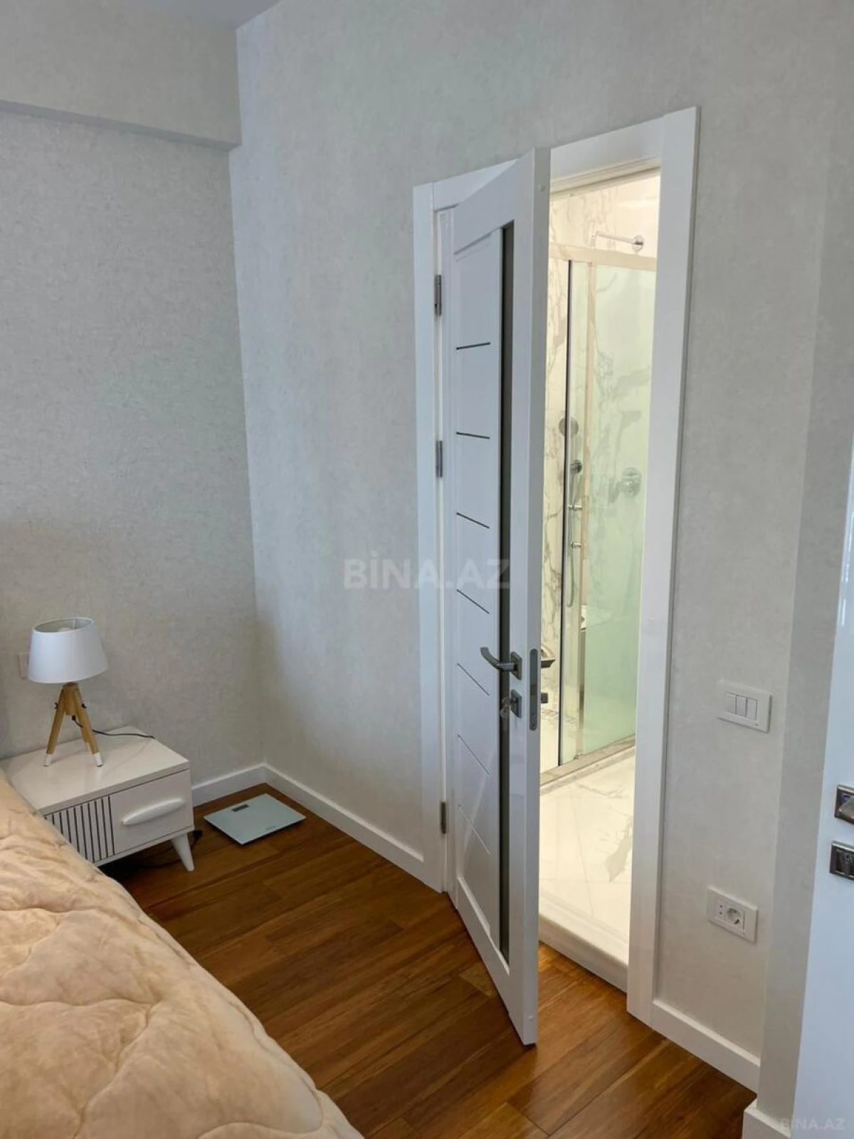 Kirayə verilir 3 otaqlı mənzil 110 m²