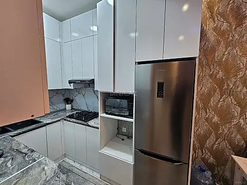 Kirayə verilir 2 otaqlı mənzil 50 m²