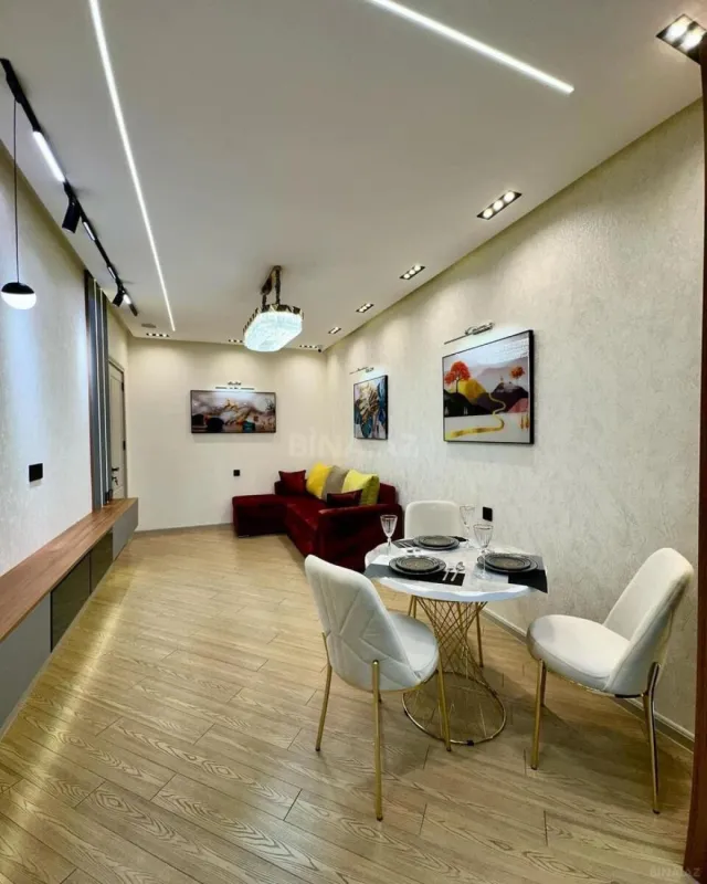 Kirayə verilir 2 otaqlı mənzil 65 m²