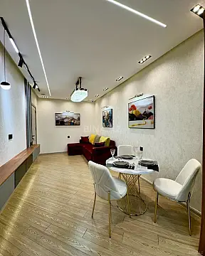Kirayə verilir 2 otaqlı mənzil 65 m²