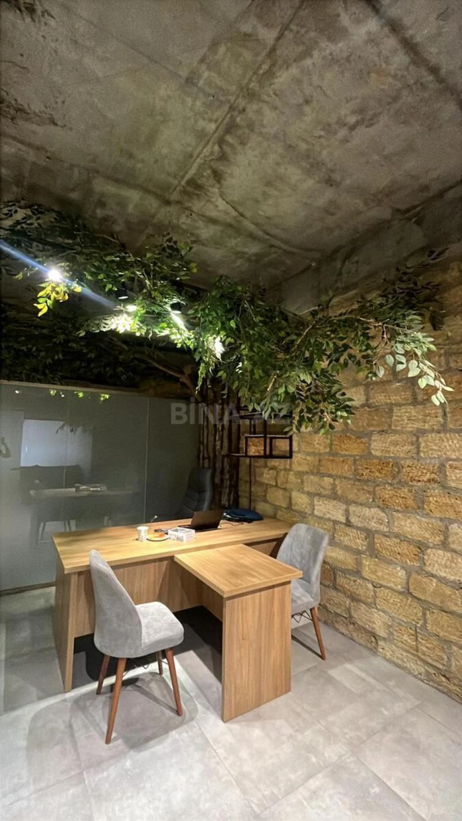 Kirayə verilir obyekt 412 m²