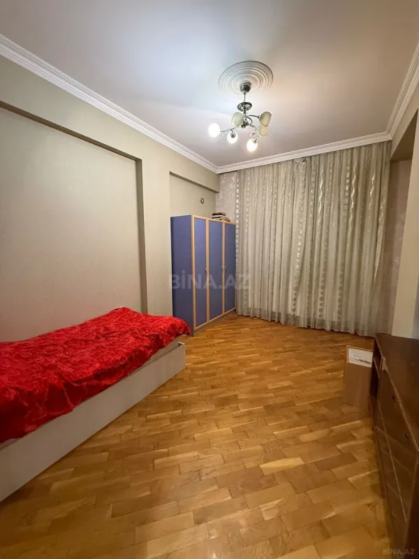 Kirayə verilir 3 otaqlı mənzil 120 m²