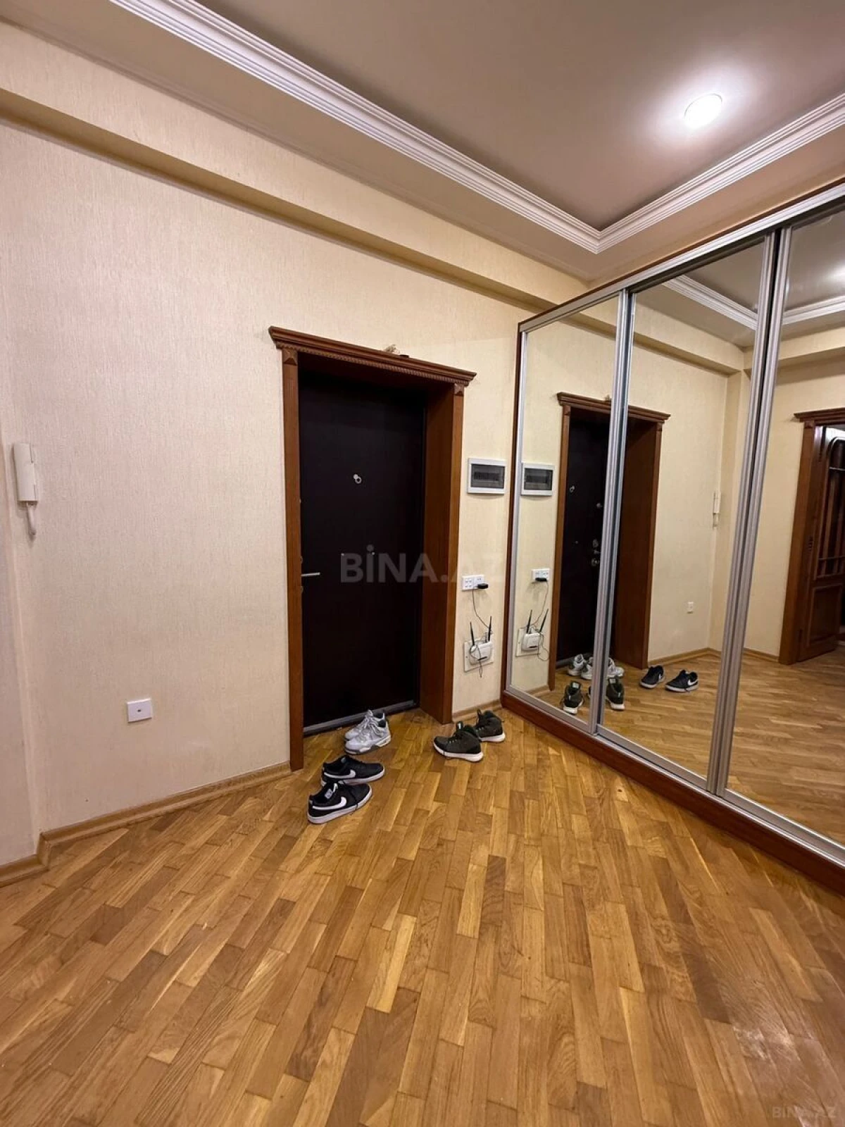 Kirayə verilir 3 otaqlı mənzil 120 m²