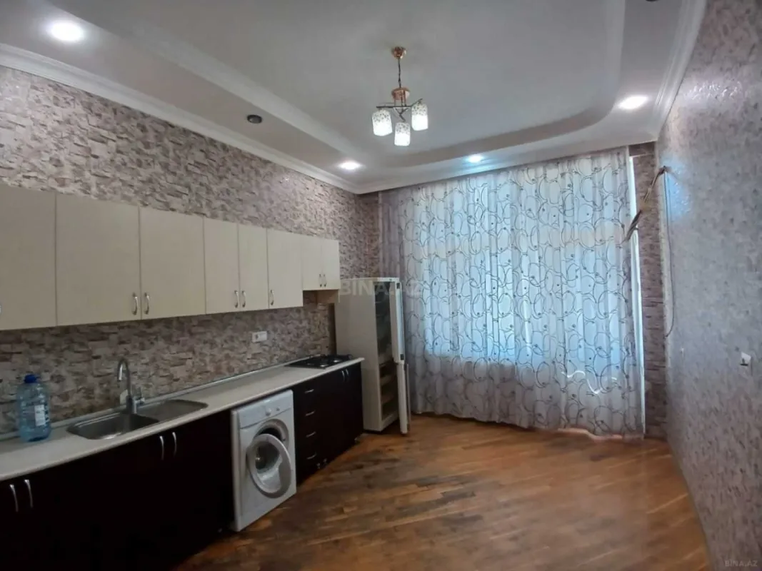 Kirayə verilir 3 otaqlı mənzil 130 m²