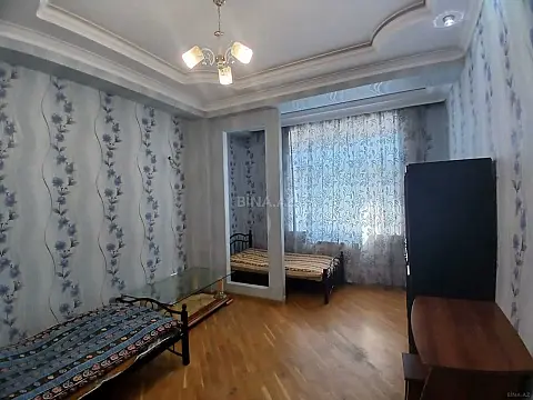Kirayə verilir 3 otaqlı mənzil 130 m²