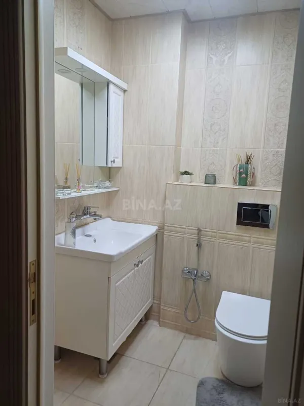 Kirayə verilir 2 otaqlı mənzil 130 m²