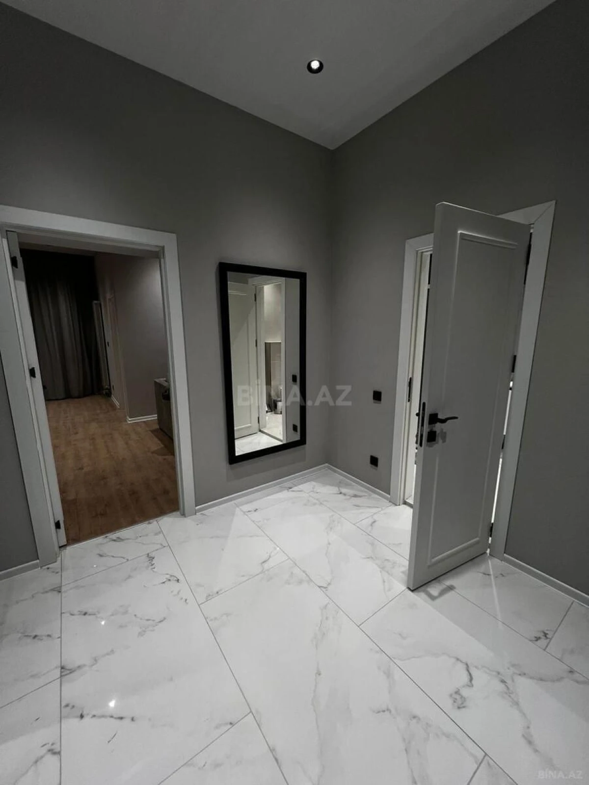 Kirayə verilir 2 otaqlı mənzil 72 m²