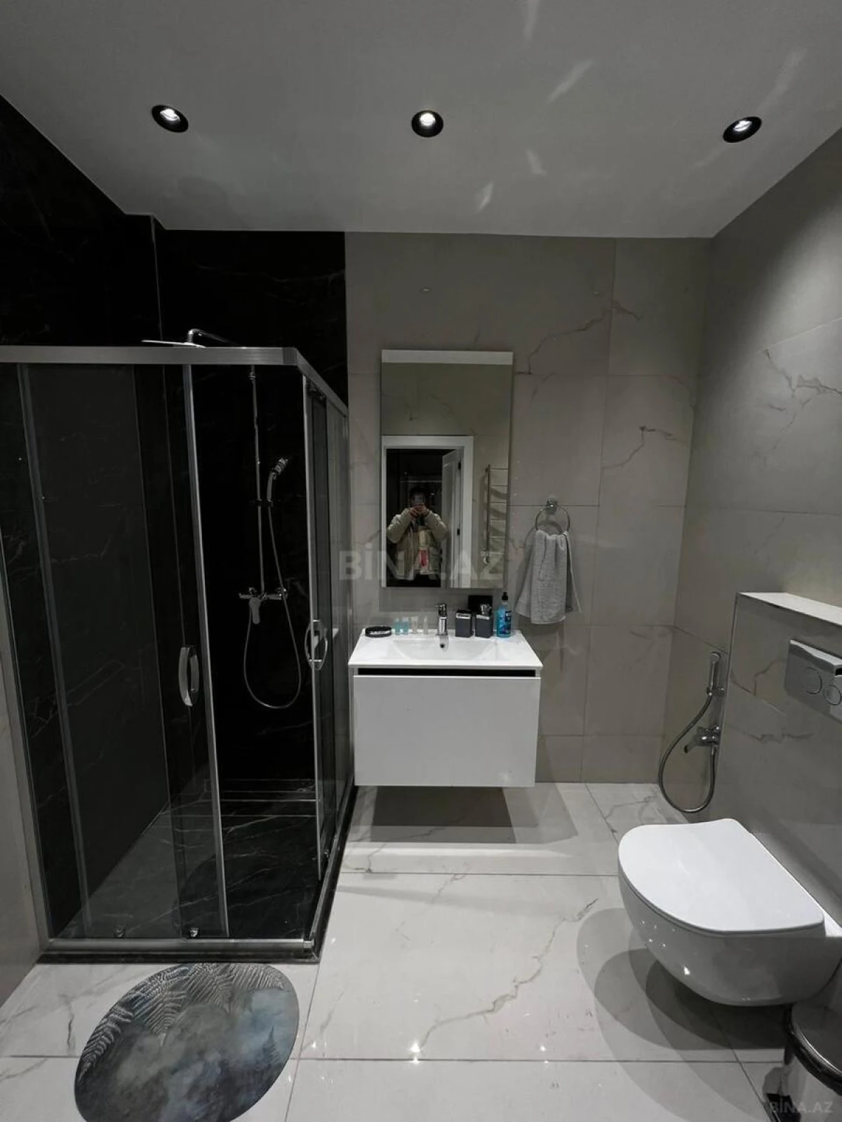 Kirayə verilir 2 otaqlı mənzil 72 m²