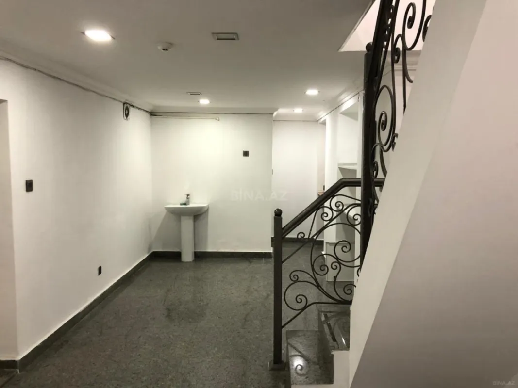 Kirayə verilir obyekt 160 m²